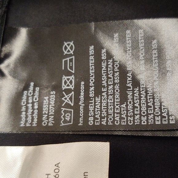 EUC Divided H&M Black Skirt Size XXS - Picture 3 of 3